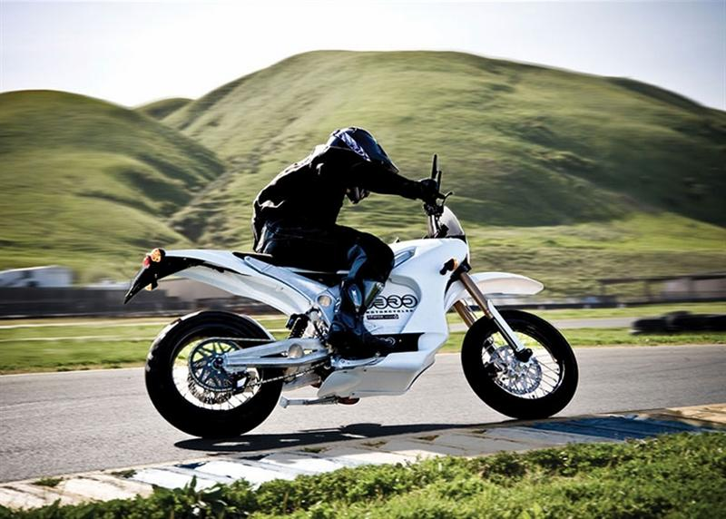 Illustration for article titled Zero S: Electric Motorcycling Gets Less Nerdy